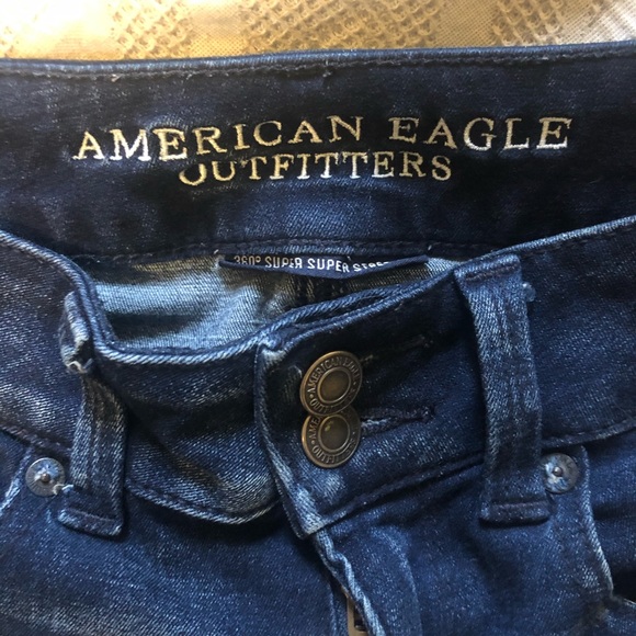 American Eagle artist crop distressed jean - Picture 4 of 6